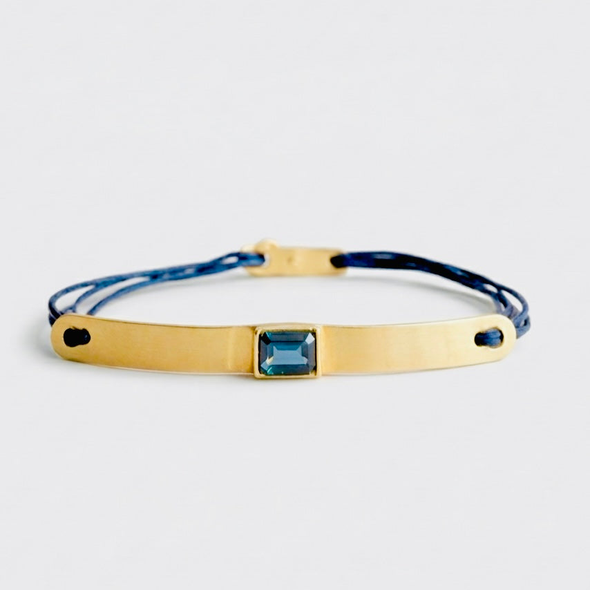 18K Gold Bar Bracelet with a sapphire and Large Gold Clasp featuring a hand-sawn solid gold bar.